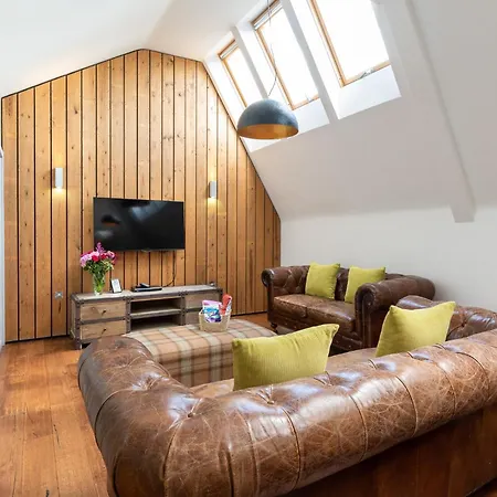 The Lawrance Luxury -