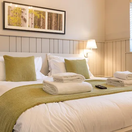 The Lawrance Luxury -