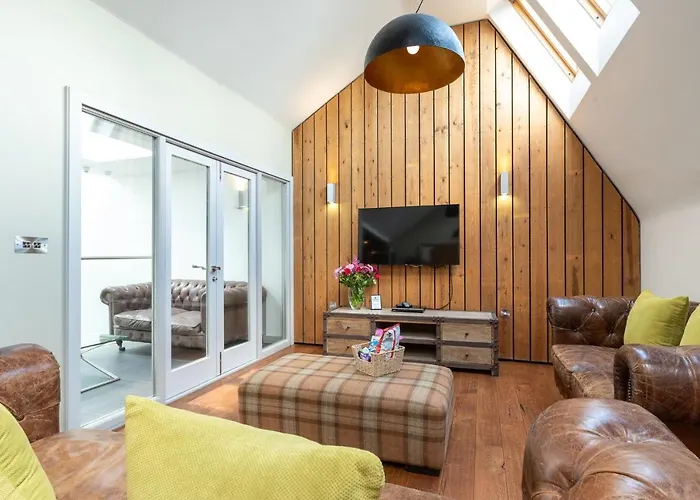 劳伦斯奢华公寓 - 4*