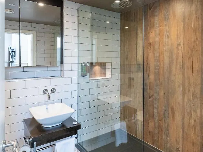 公寓式酒店 劳伦斯奢华公寓 - 4*